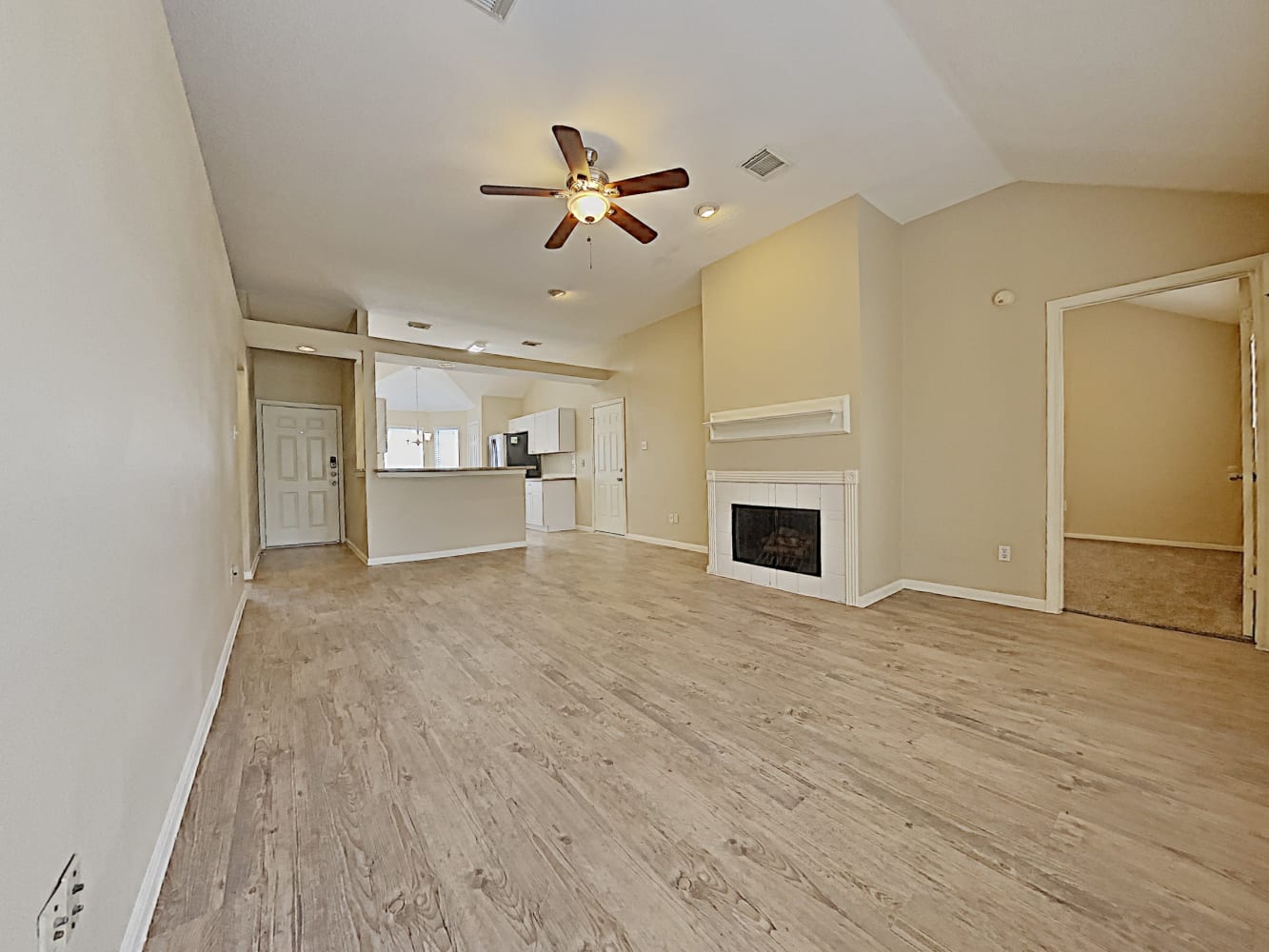 1347 Havelock Dr photo 4
