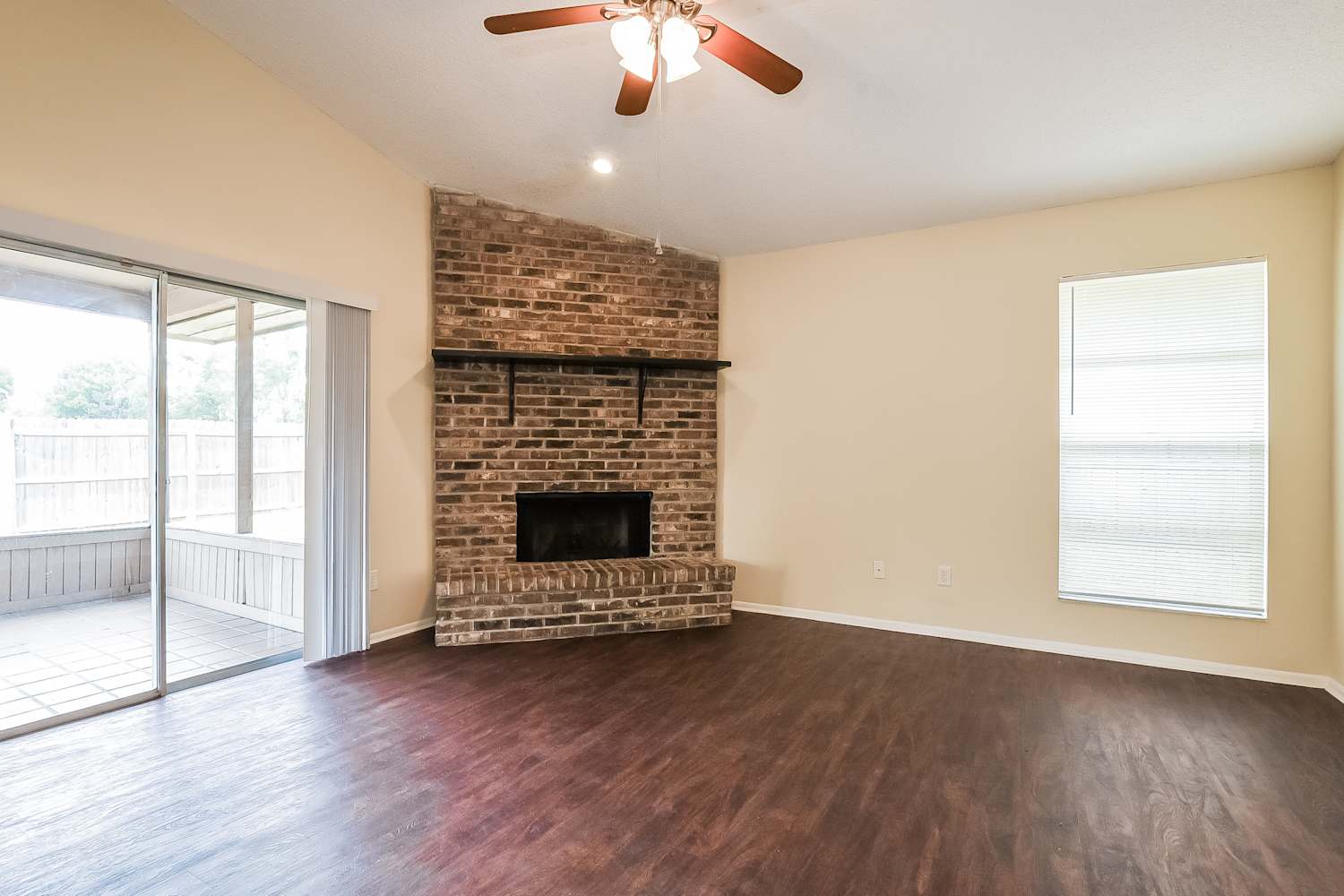 1380 San Diego Ct photo 3