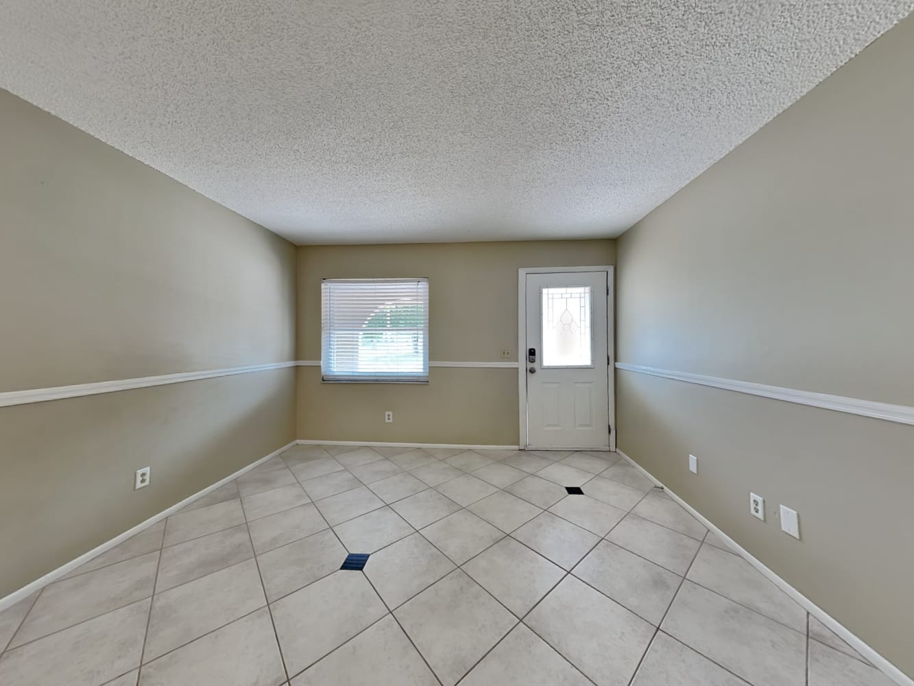 1380 Wildwood Ct photo 3