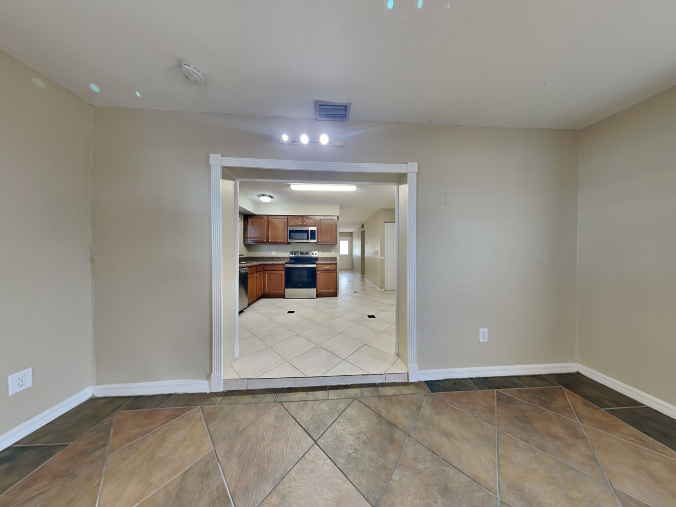 1380 Wildwood Ct photo 5