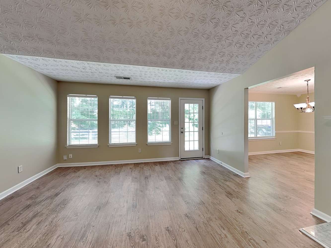 1383 Wilkes Crest Ct photo 3