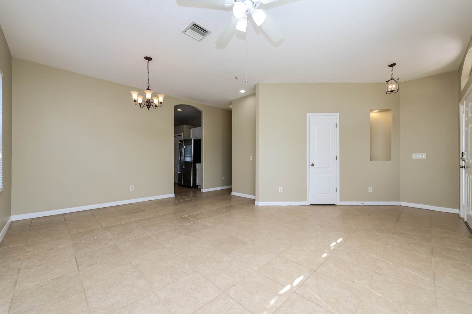 1827 Atlantic Dr photo 3