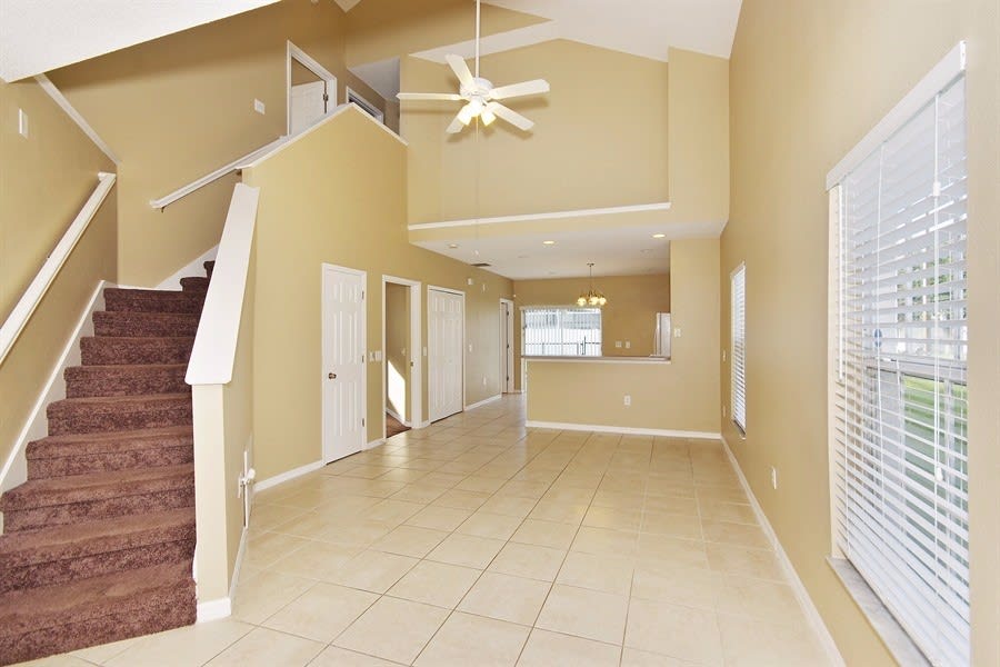 519 Sonja Cir photo 2