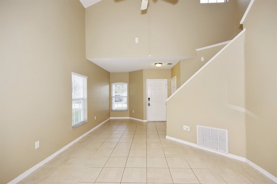 519 Sonja Cir photo 4