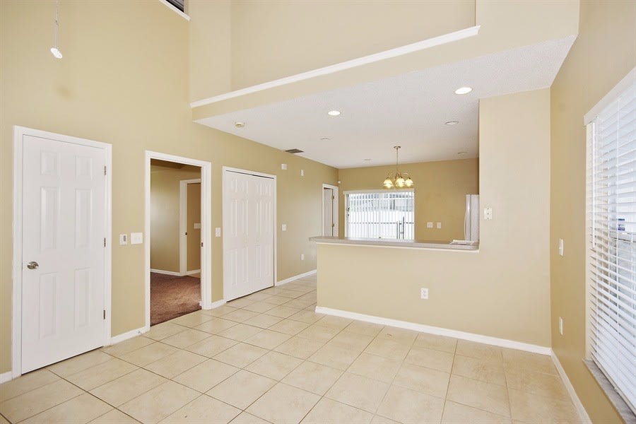 519 Sonja Cir photo 3