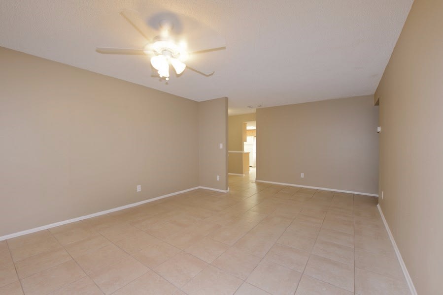488 Macleod Ter photo 5