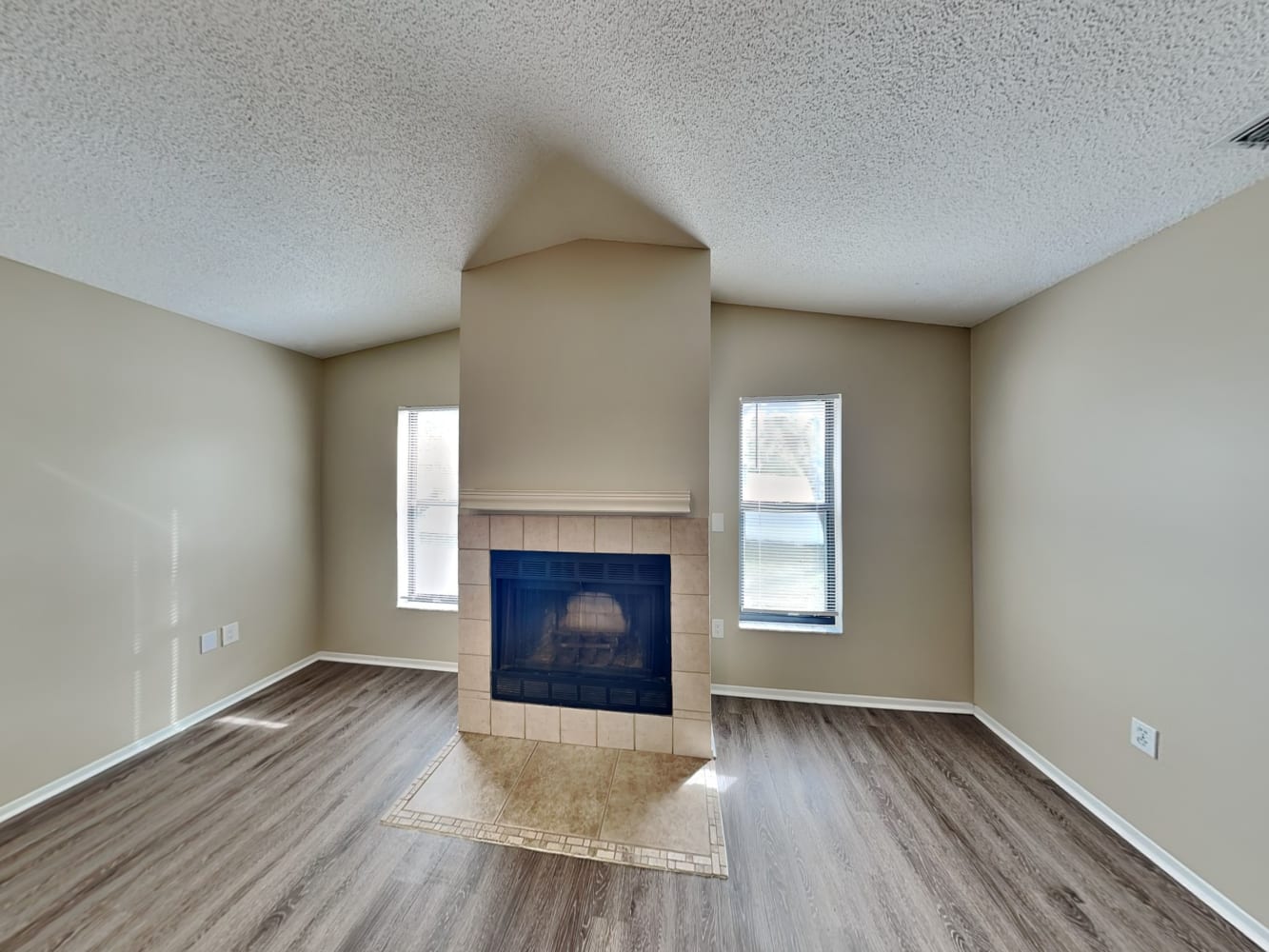2297 Cork Oak St E photo 5