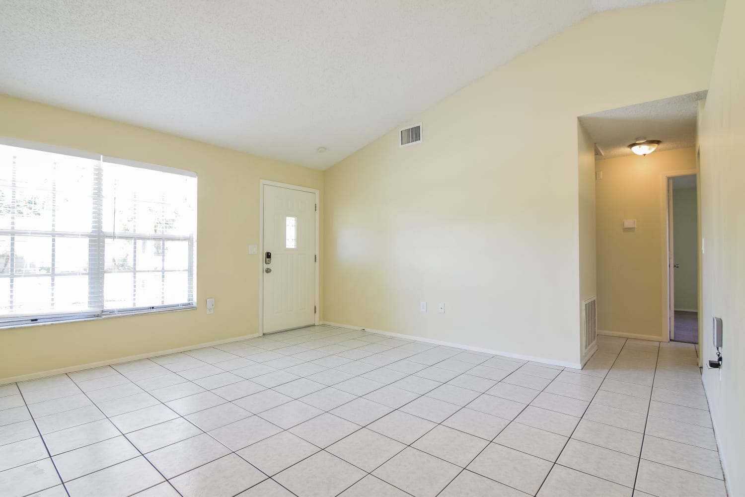 7839 Putnam Cir photo 4