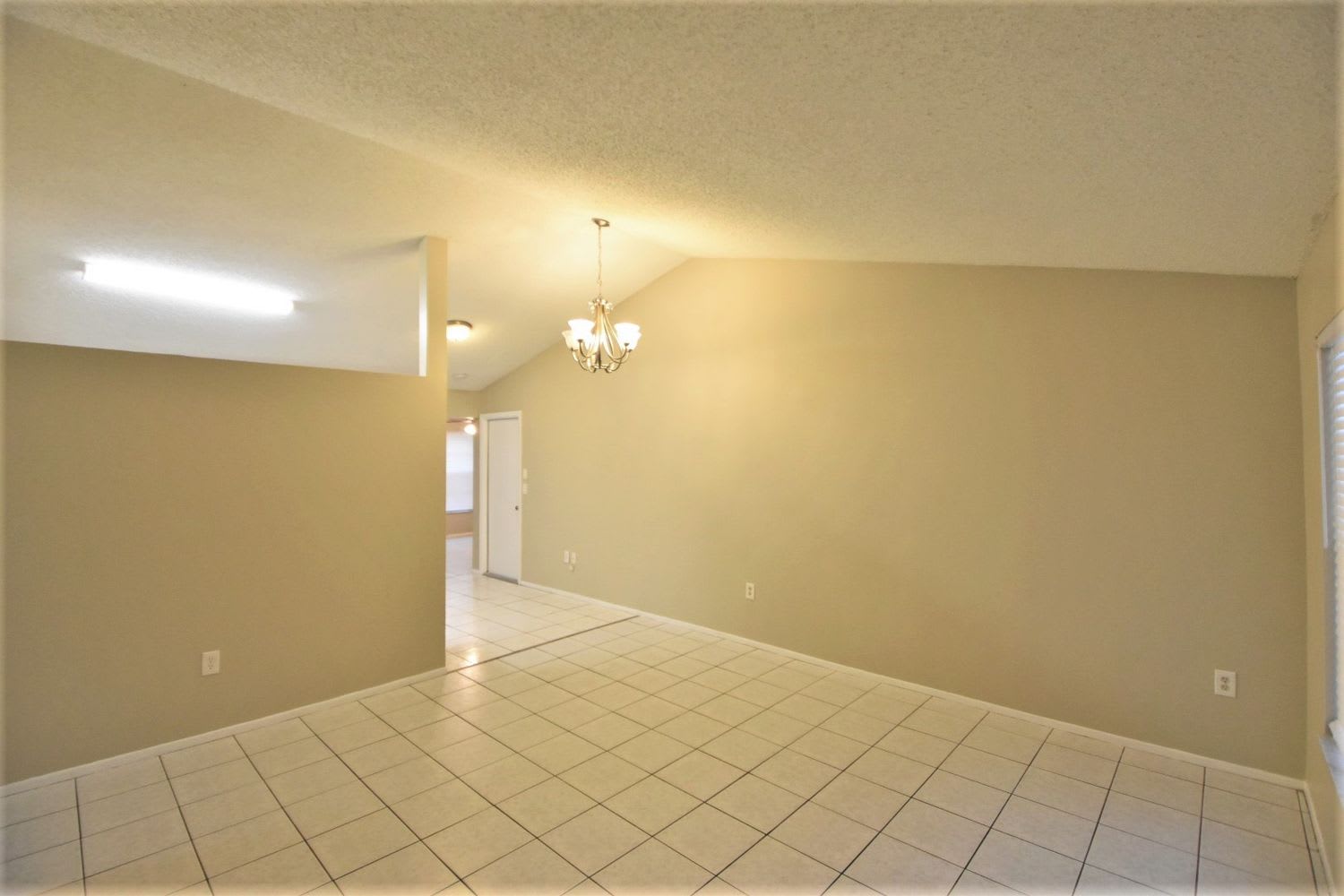 7839 Putnam Cir photo 5