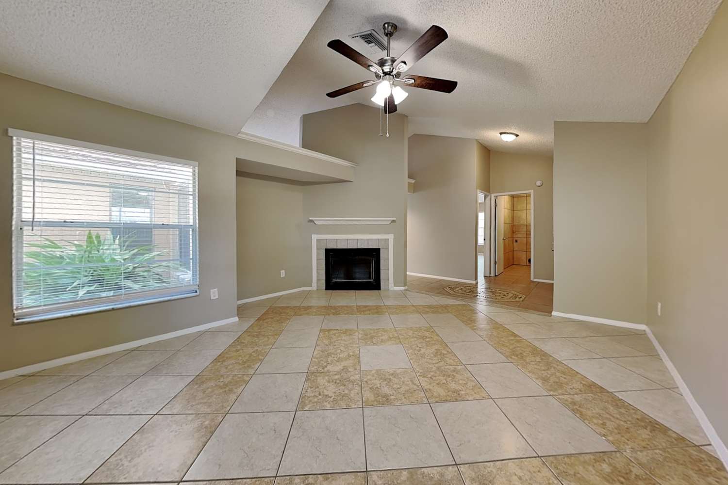 1410 High Knoll Dr photo 3