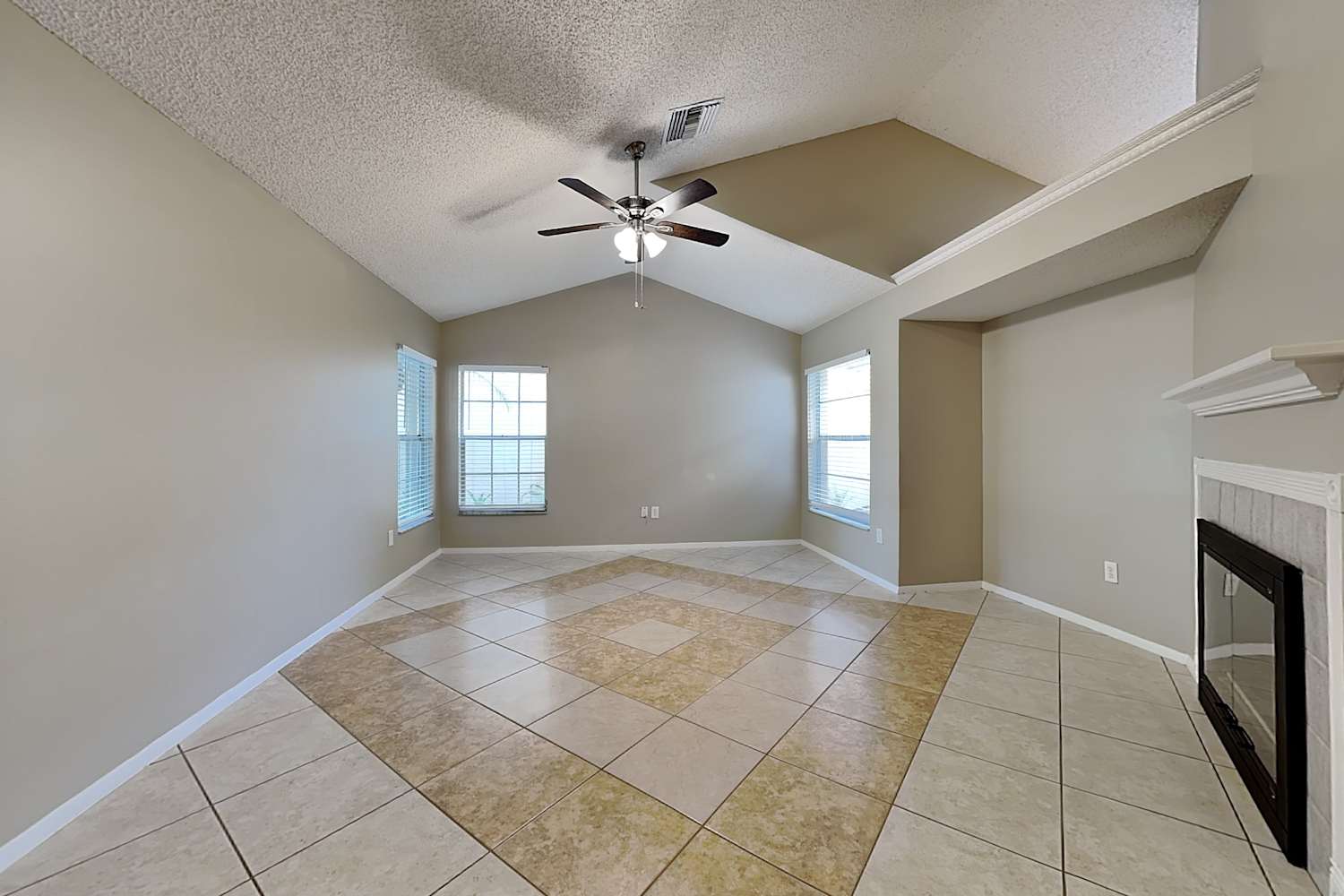 1410 High Knoll Dr photo 4