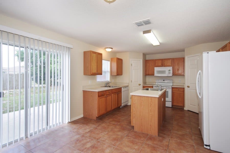 849 Sunset Cove Dr photo 4