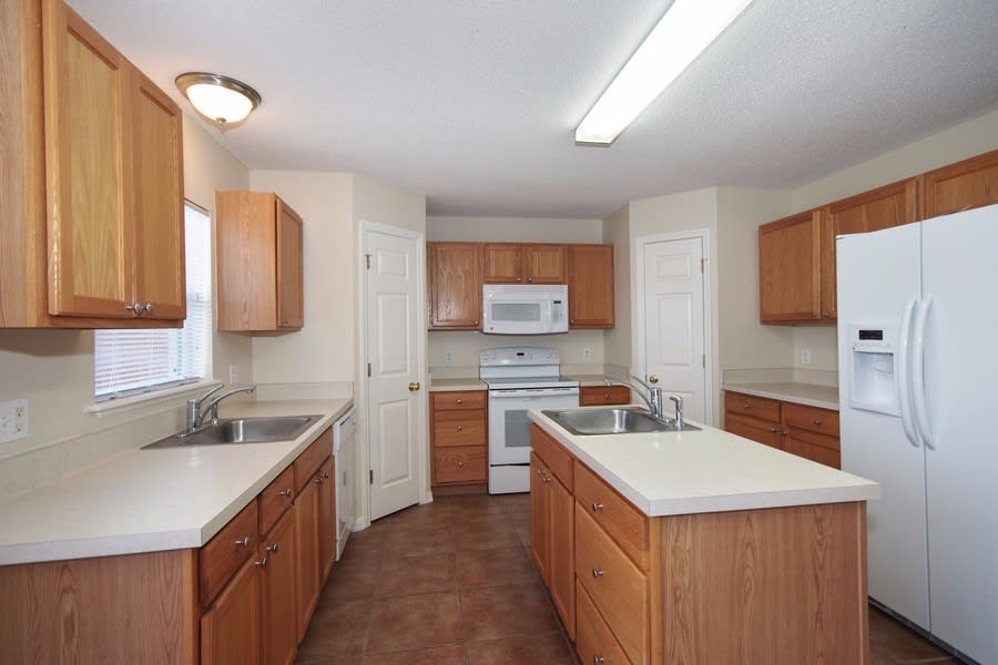 849 Sunset Cove Dr photo 5