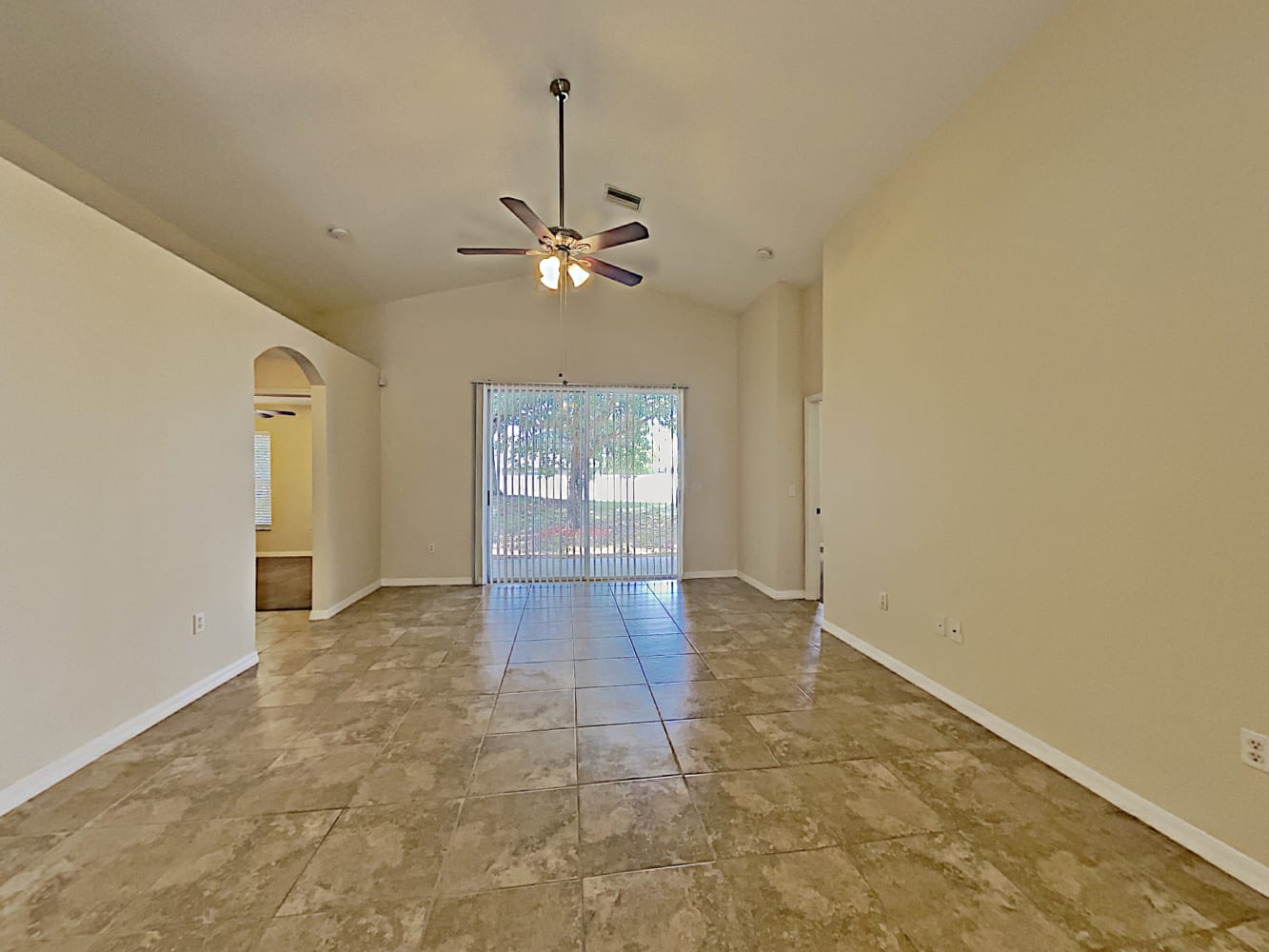 3779 Rollingsford Cir photo 4