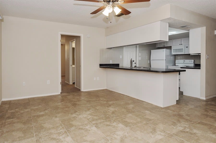7713 Deer Foot Dr photo 4