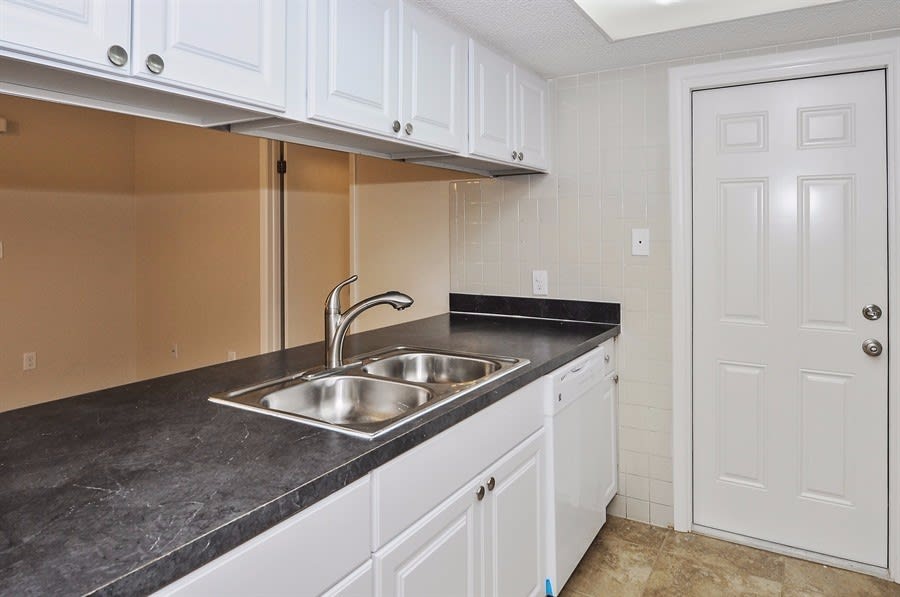 7713 Deer Foot Dr photo 5
