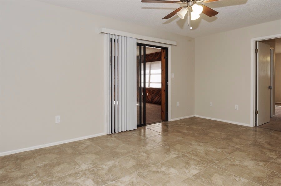 7713 Deer Foot Dr photo 3