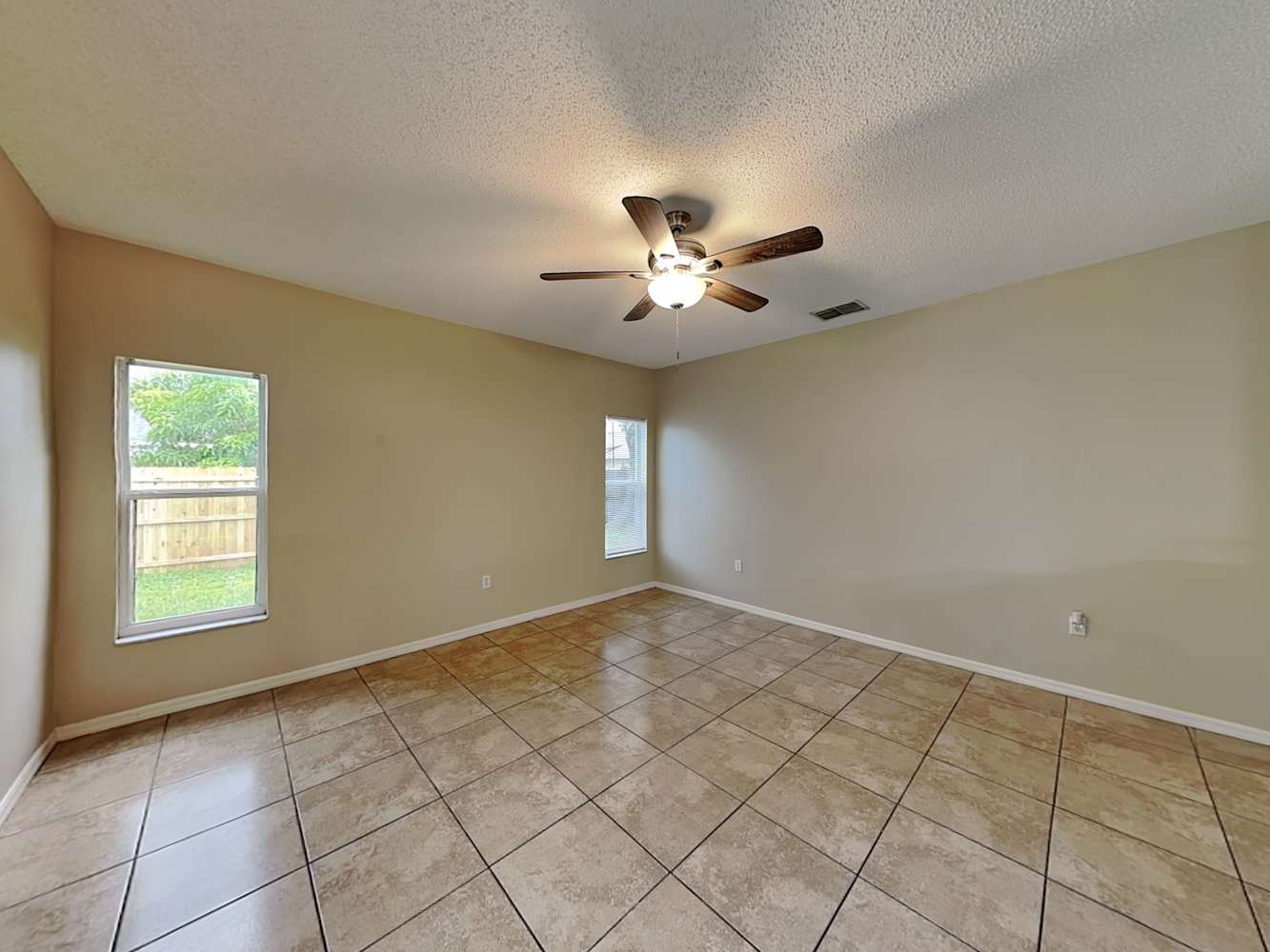 610 Fisher Ct photo 5