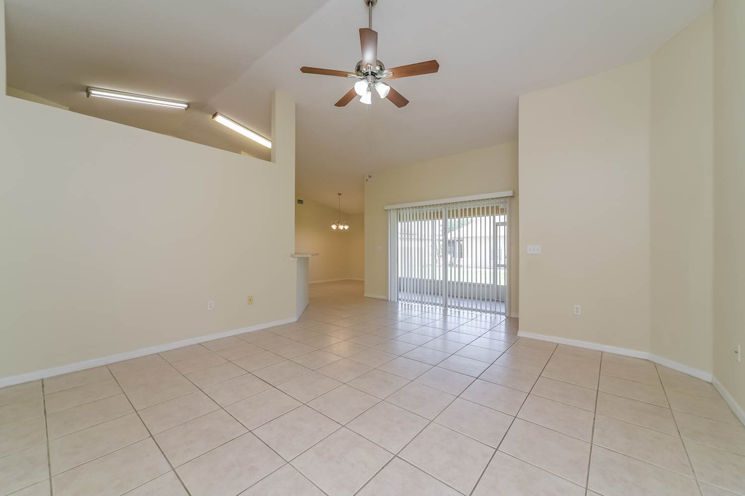 515 Eagle Ct photo 3