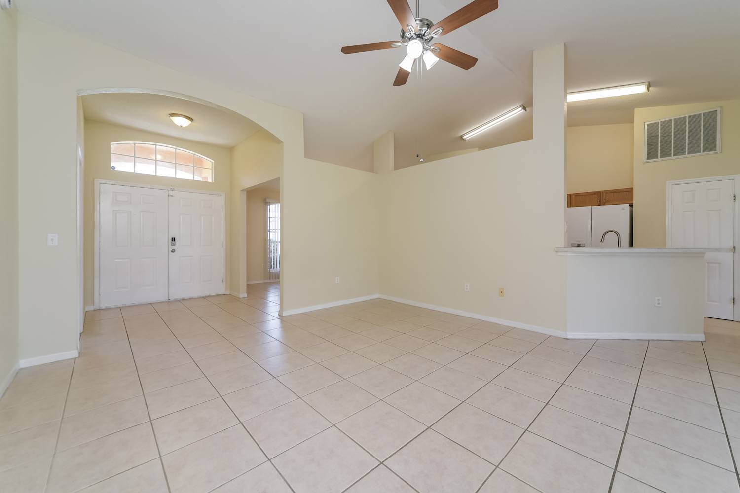 515 Eagle Ct photo 4