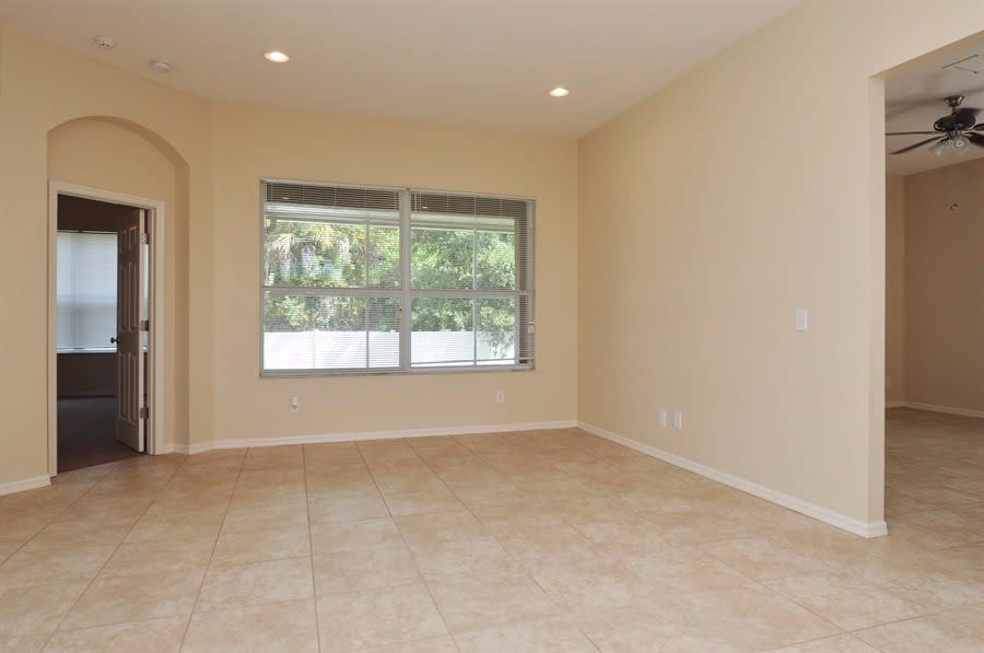 6034 39th Ct E photo 2