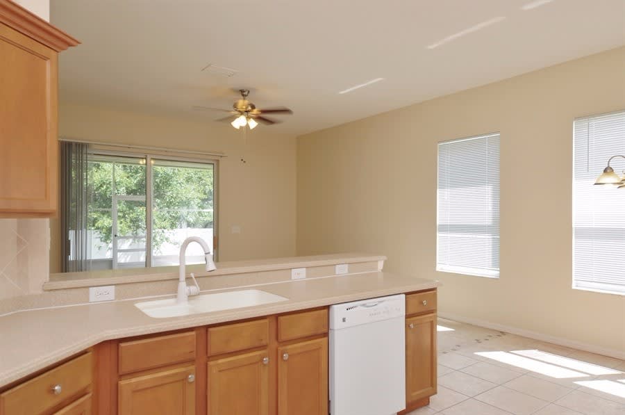 6034 39th Ct E photo 4
