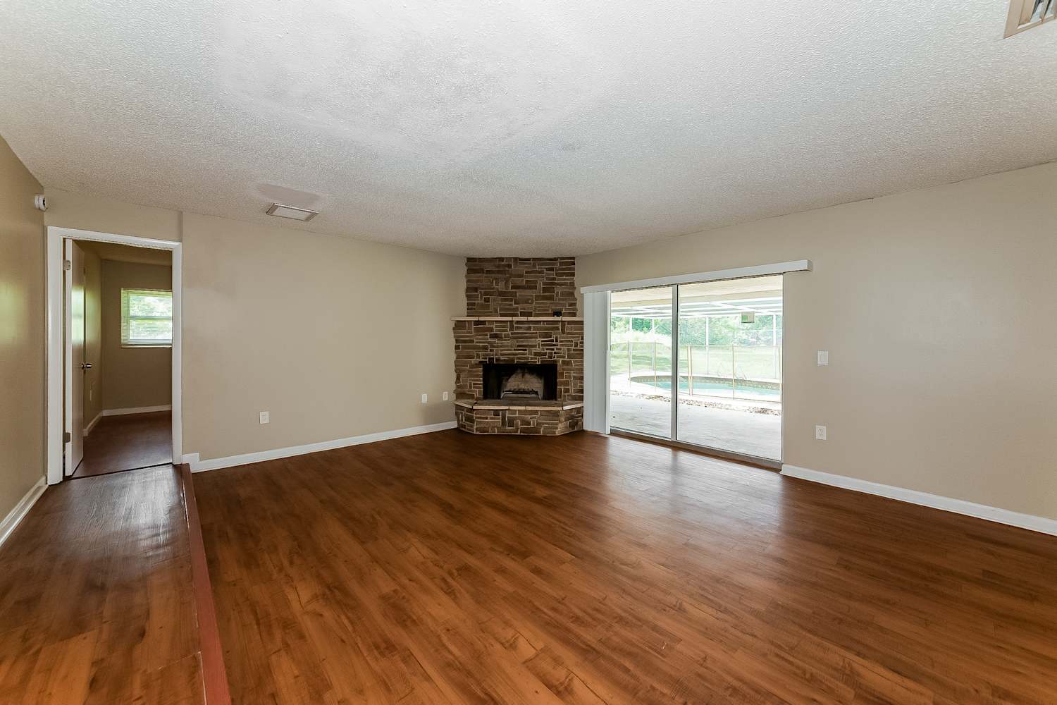 7325 Claries Dr photo 3