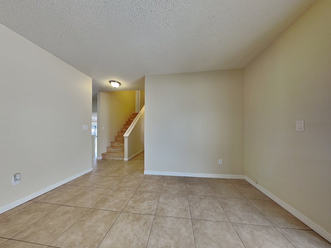 15707 Gardenside Ln photo 4
