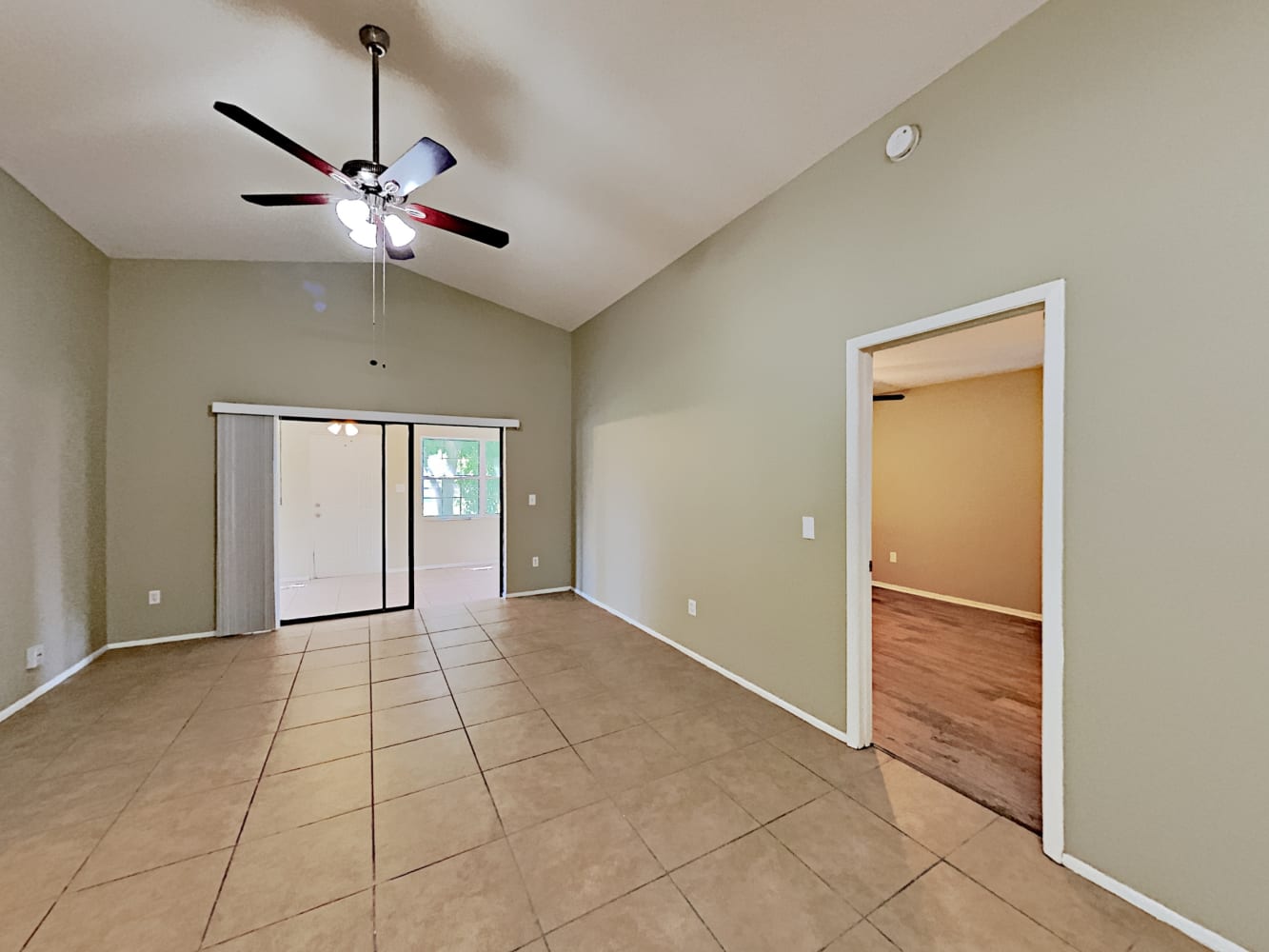 330 Chicago Woods Cir photo 4