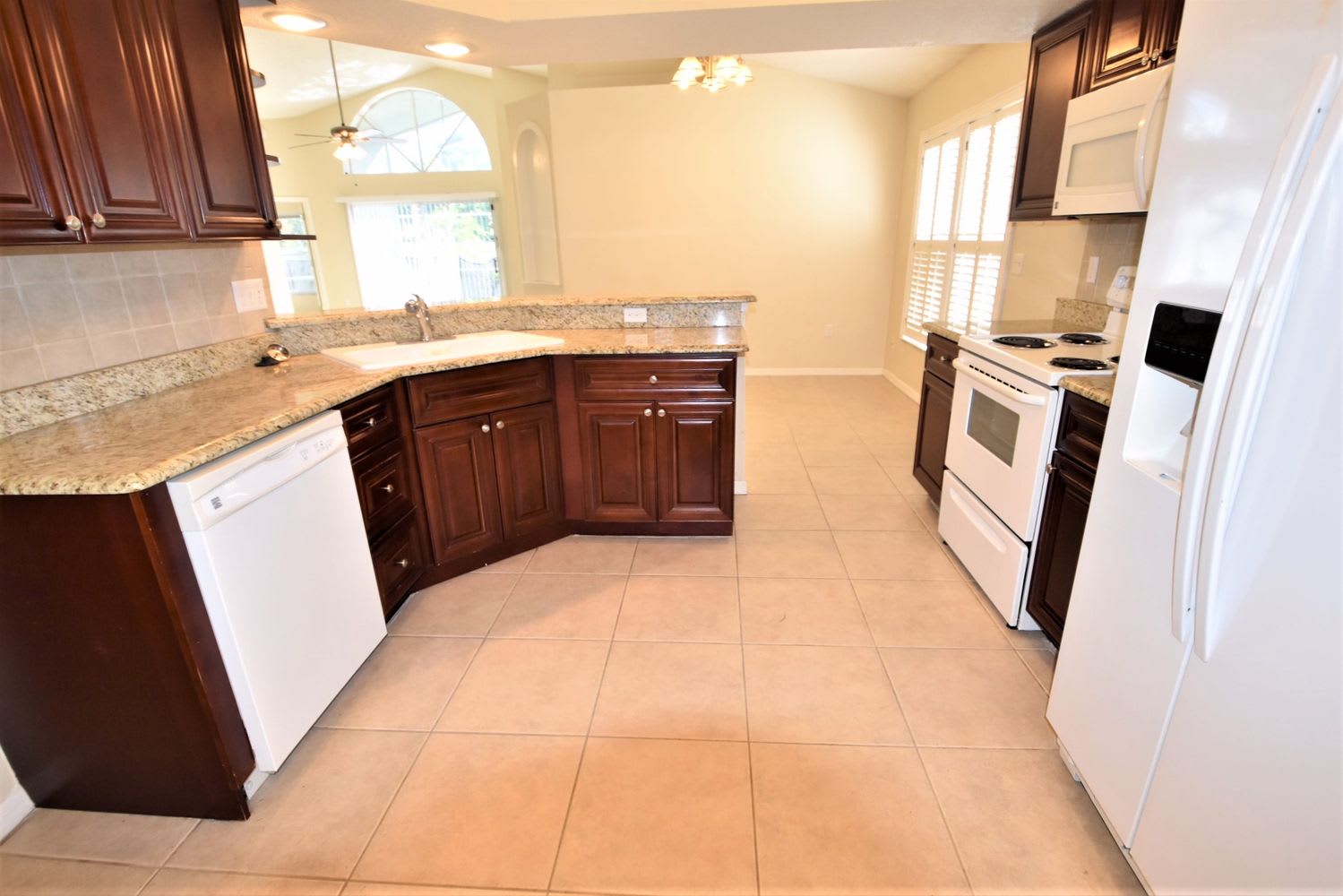 549 Lancer Oak Dr photo 3