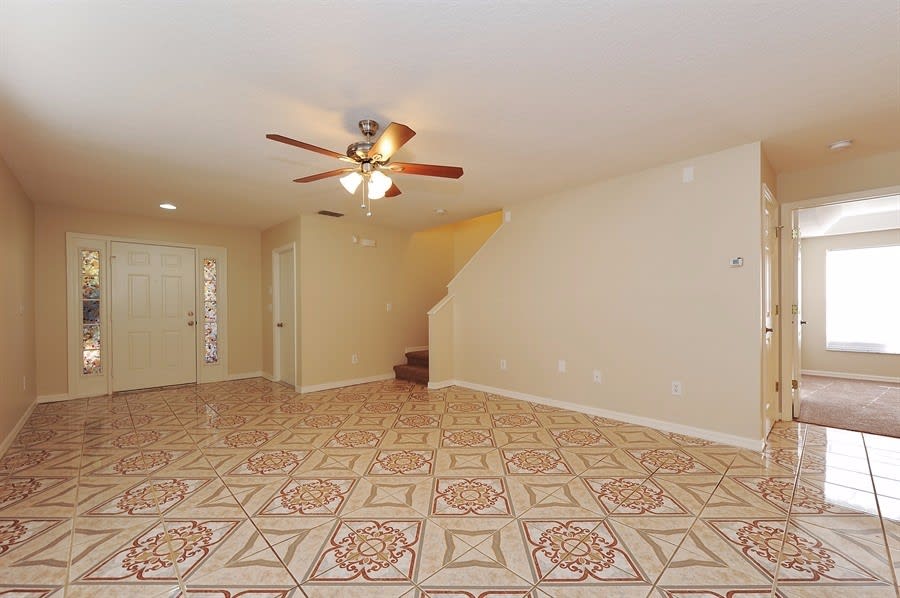 6144 Skylarkcrest Dr photo 2