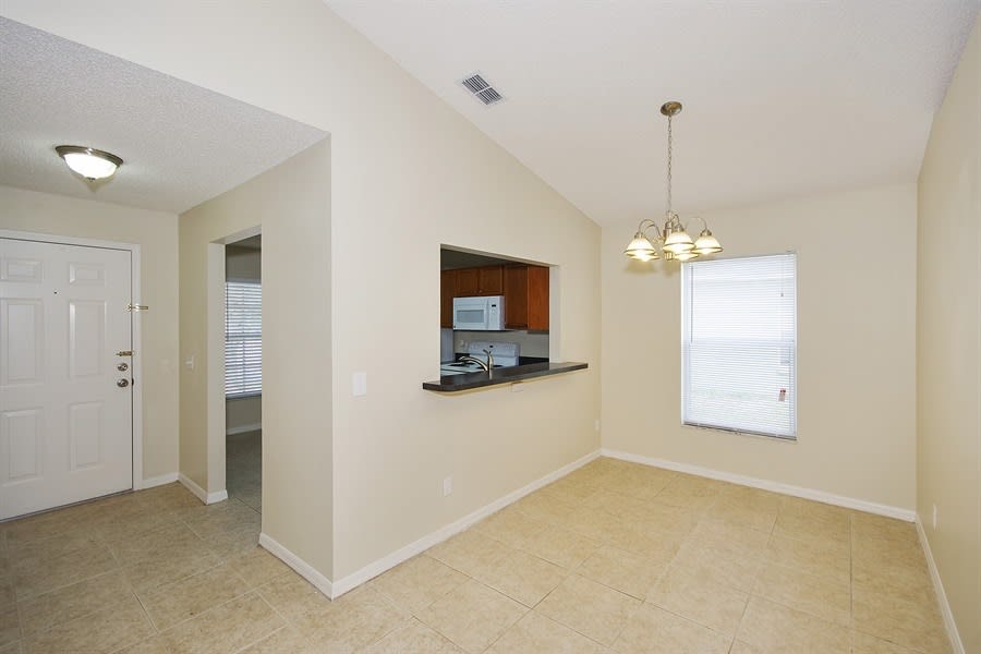 1537 Sunset View Cir photo 4