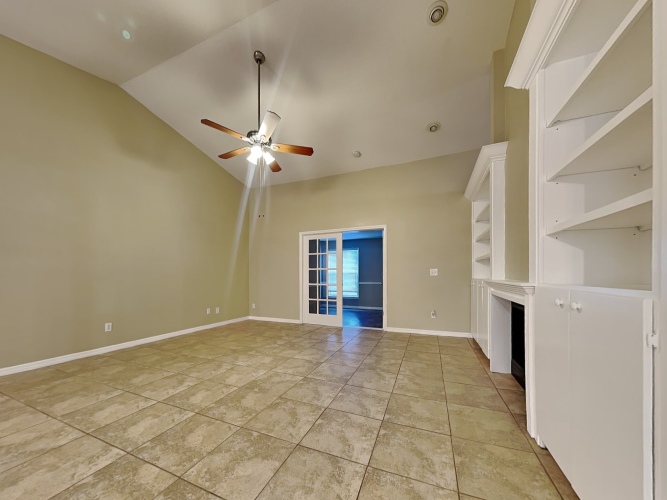 2255 Harbor Pointe Pl photo 3