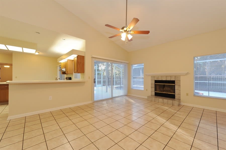 4008 78th Pl E photo 2