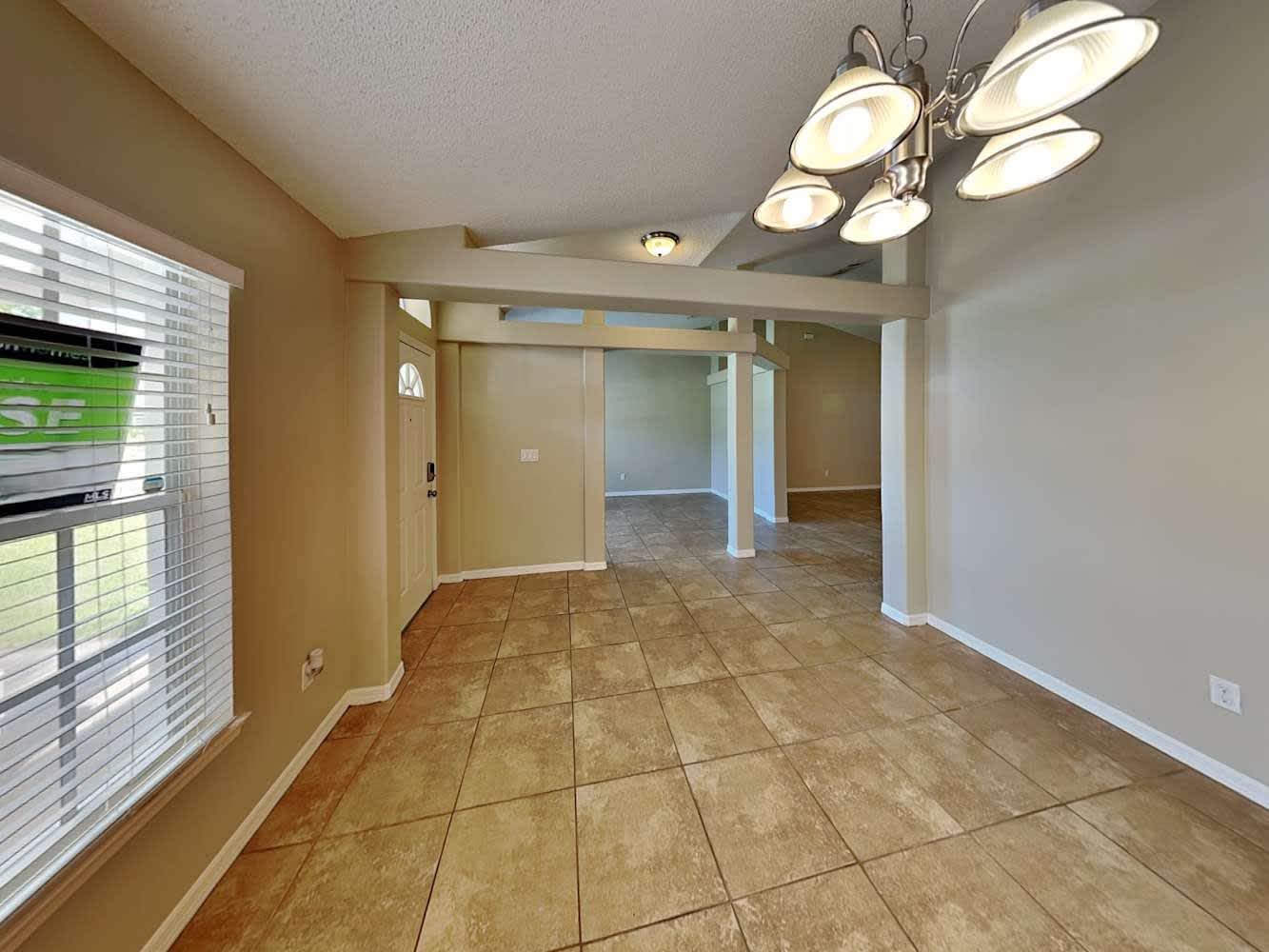4216 King Edward Dr photo 3