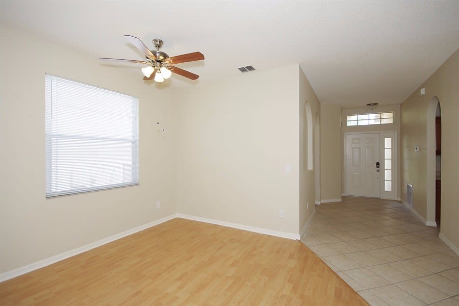 5011 Bellthorn Dr photo 4