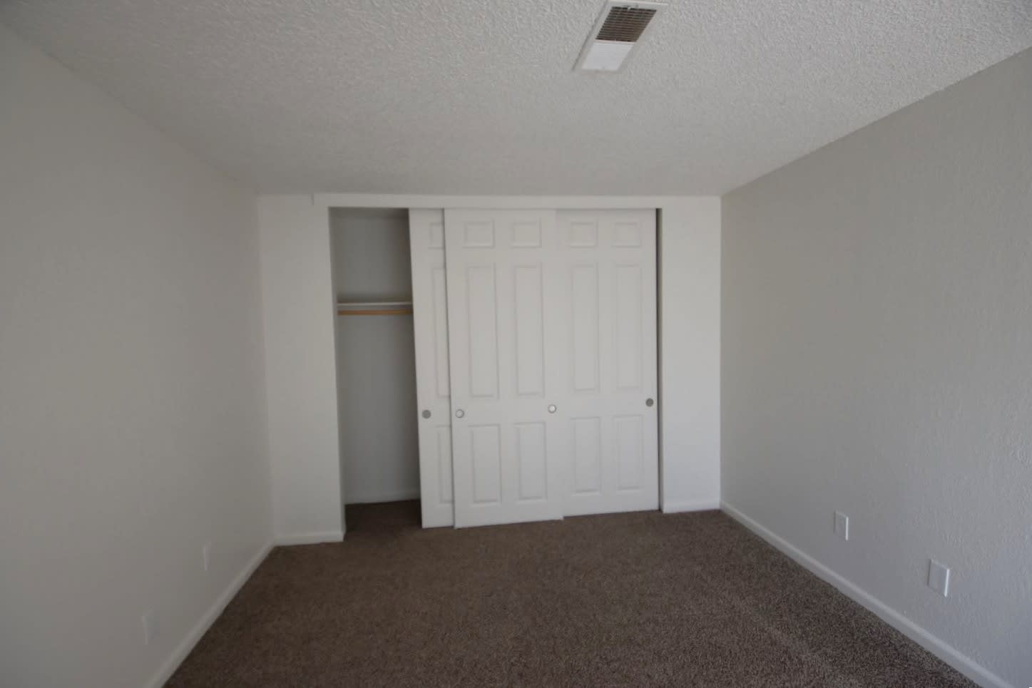 141 Norden Ct photo 4