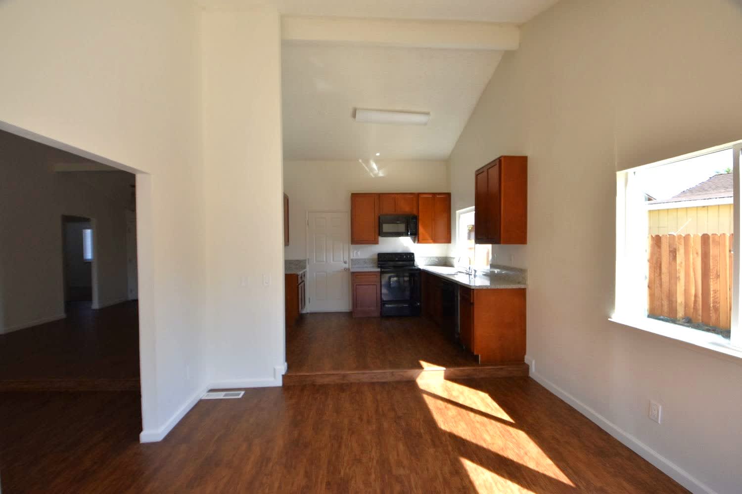 141 Norden Ct photo 3