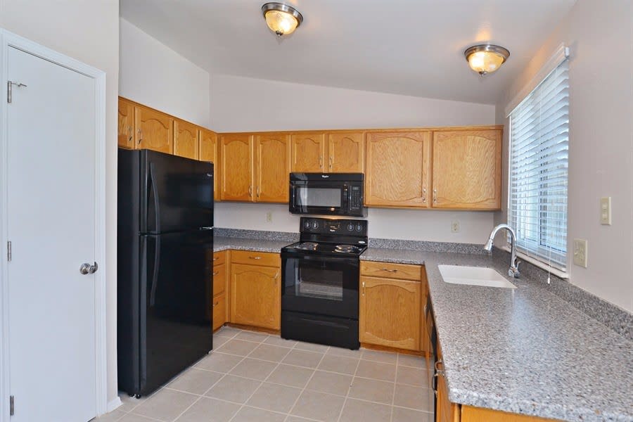 1441 S Cathay St photo 5