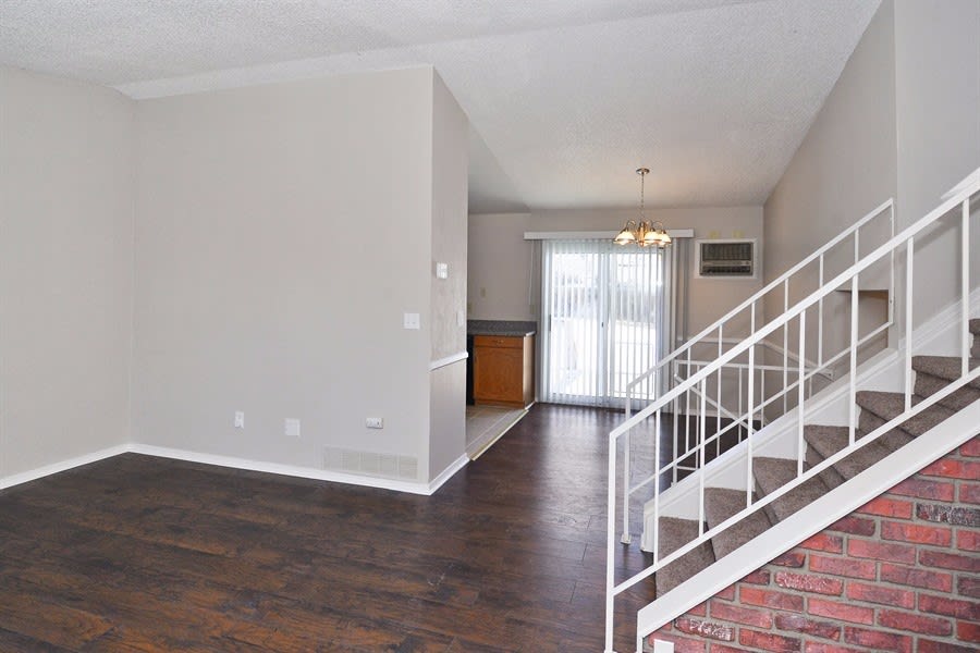 1441 S Cathay St photo 2
