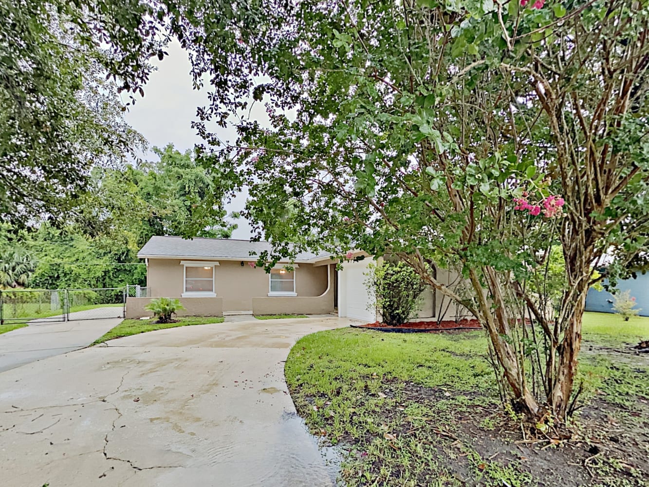 144 Mark David Blvd photo 3