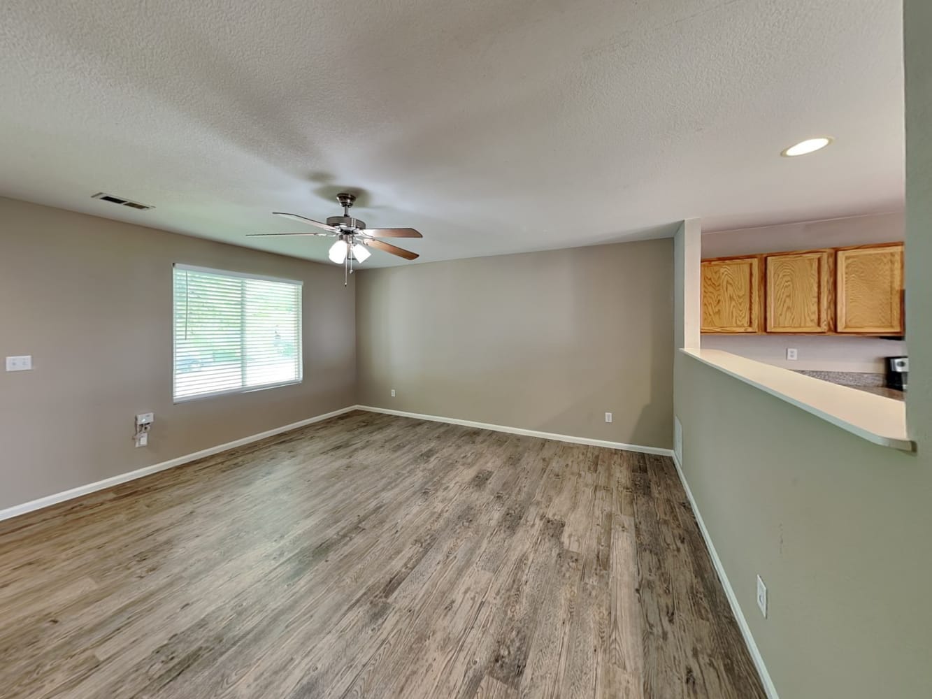 1465 Hummingbird Cir photo 5
