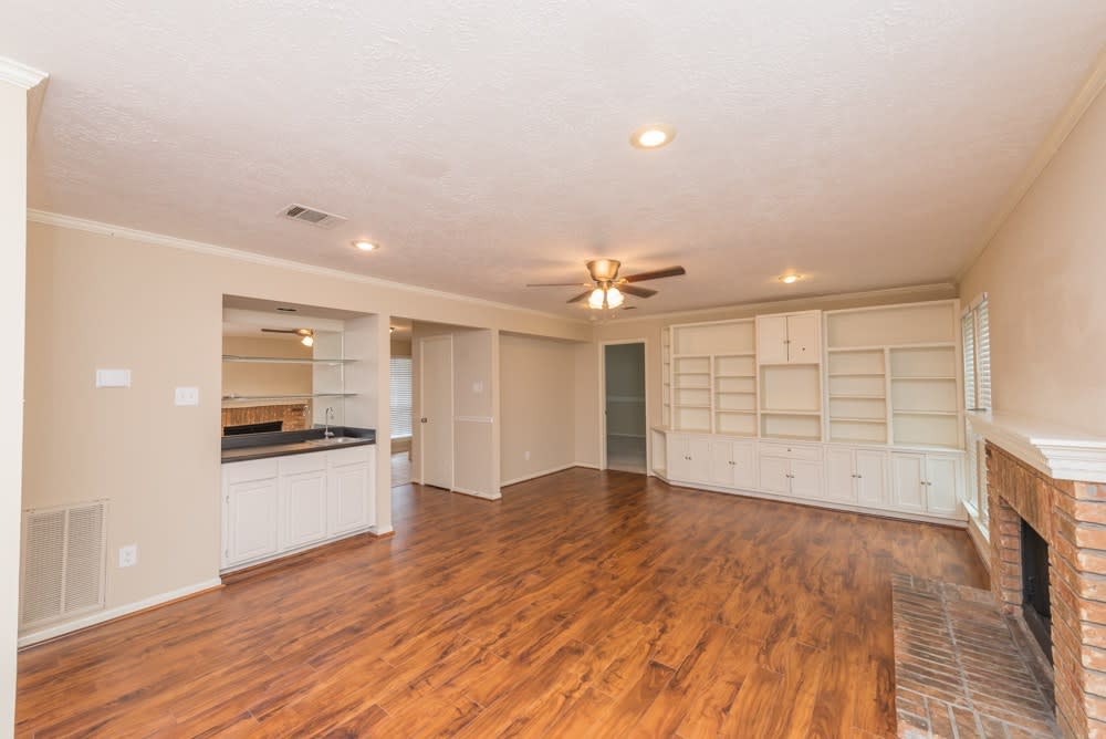 15119 Manorhill Dr photo 5