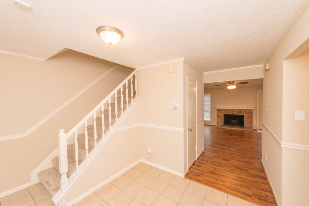 15119 Manorhill Dr photo 2