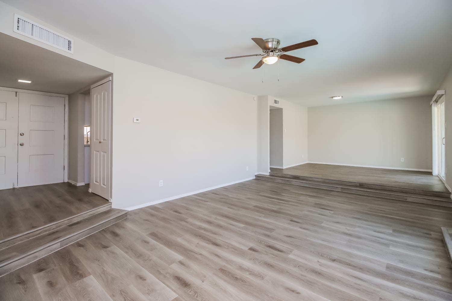 6744 S Lakeshore Drive photo 3