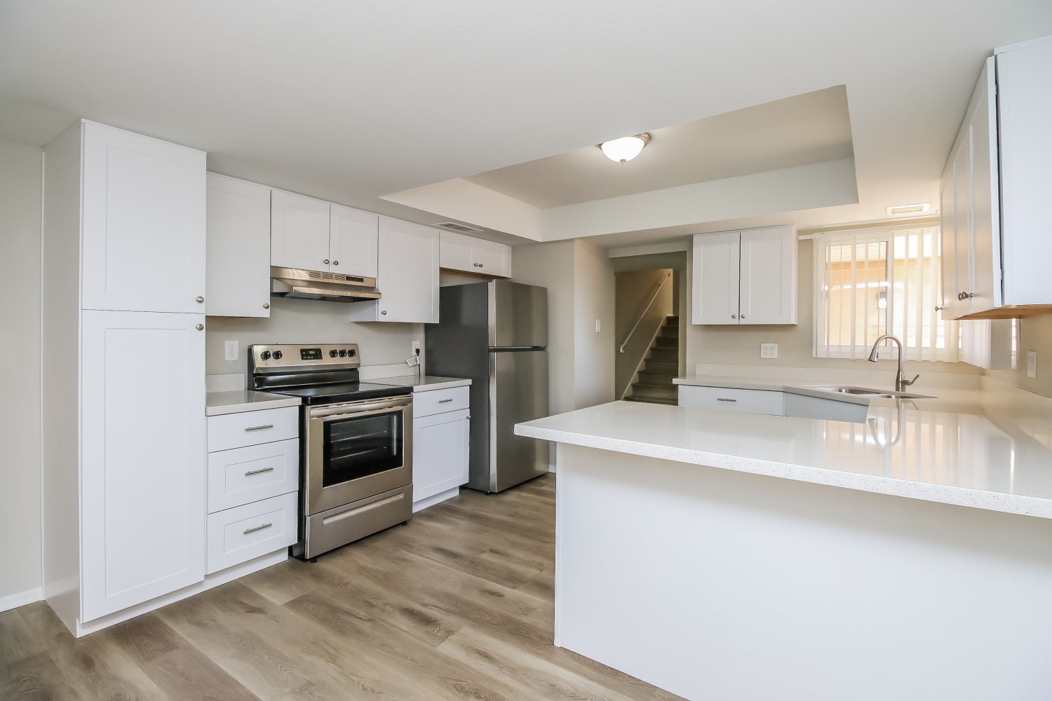 6744 S Lakeshore Drive photo 5