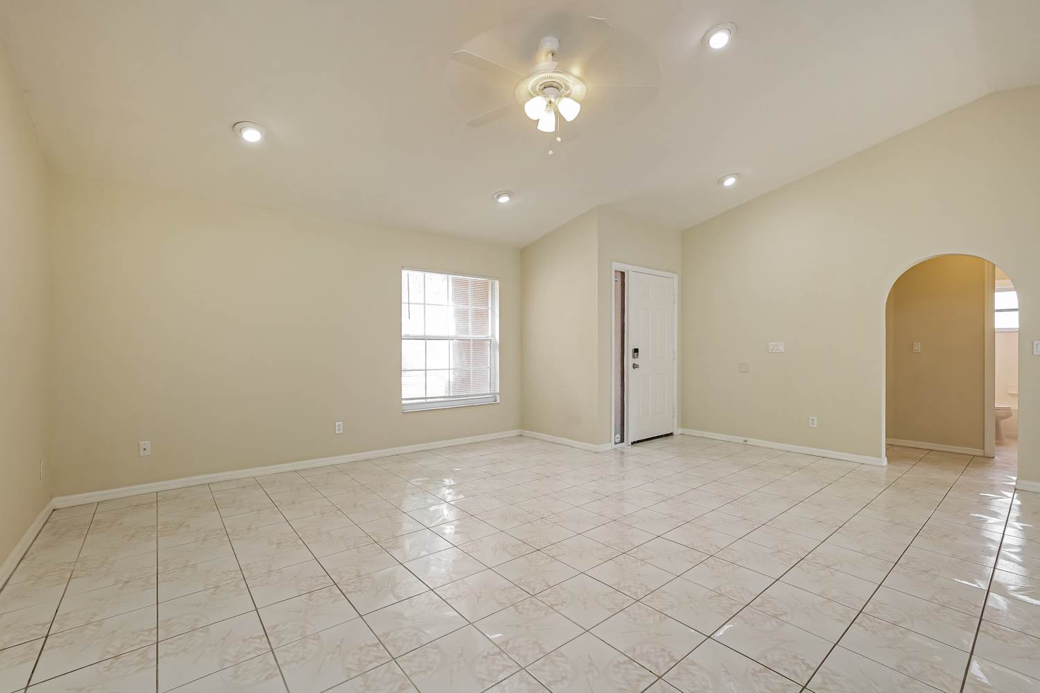 15562 Horseshoe Ln photo 5