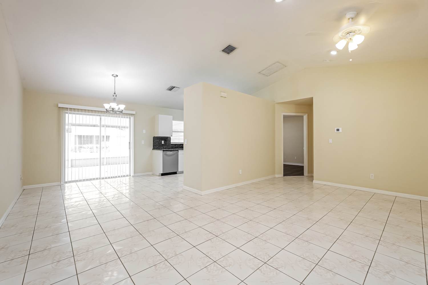 15562 Horseshoe Ln photo 4