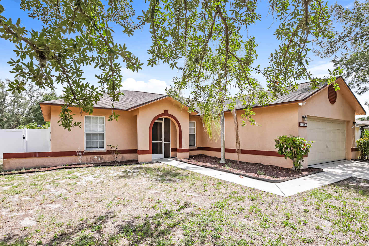 15562 Horseshoe Ln photo 3