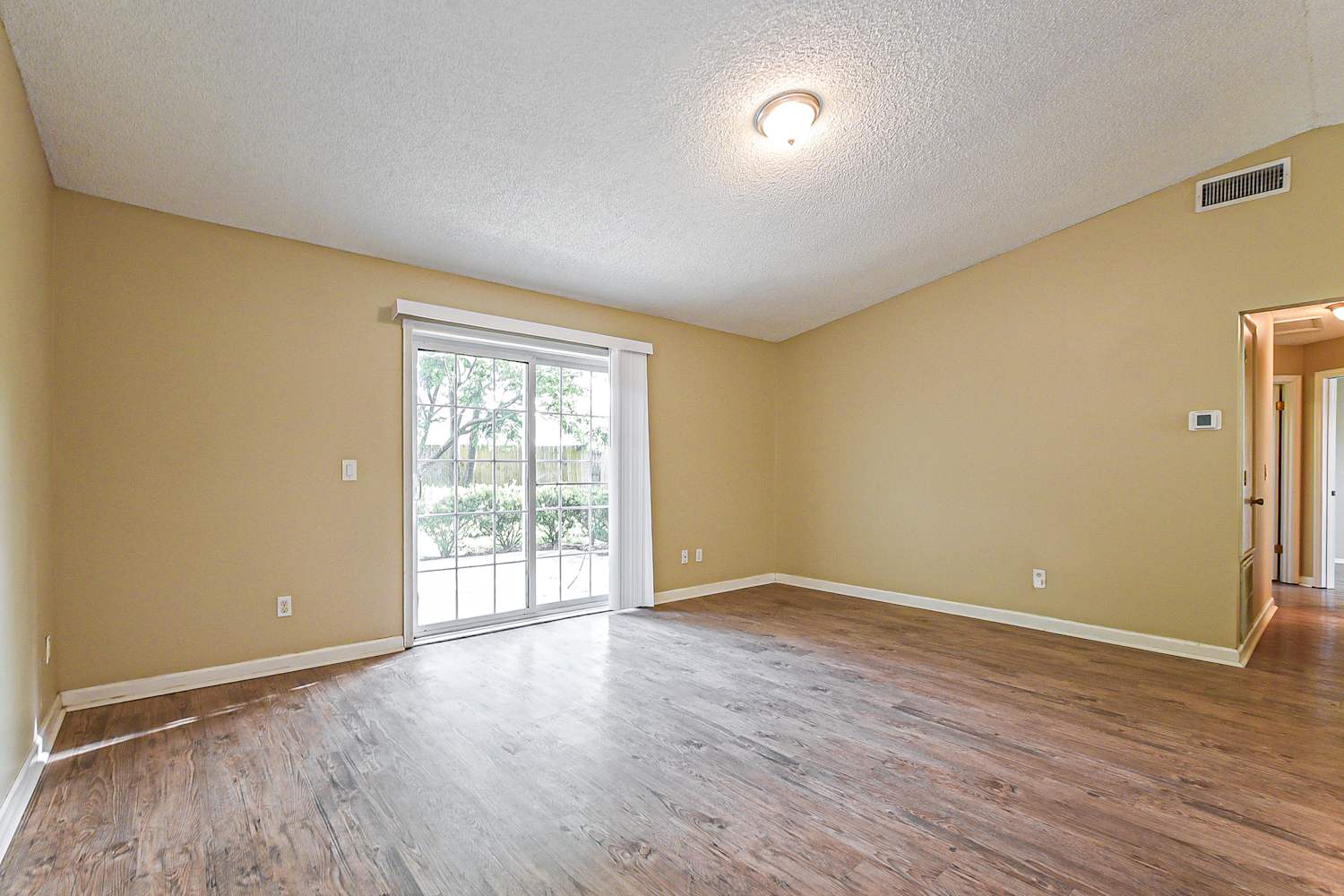 1567 Naples Cir photo 3